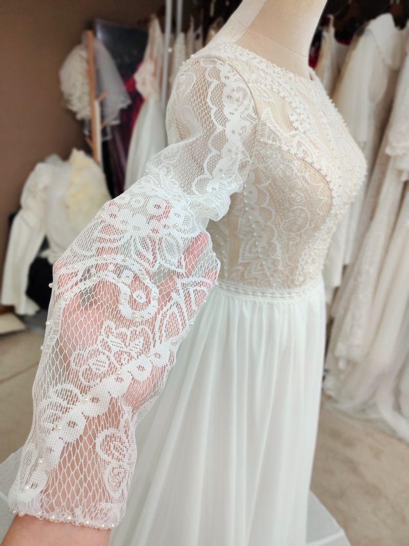 Chiffon A Line Ivory Wedding Dress Long Sleeve Backless Bridal Dress FR012